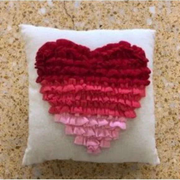 💕3/$19💕 Heart Pillow ❤️💗 - Picture 1 of 1